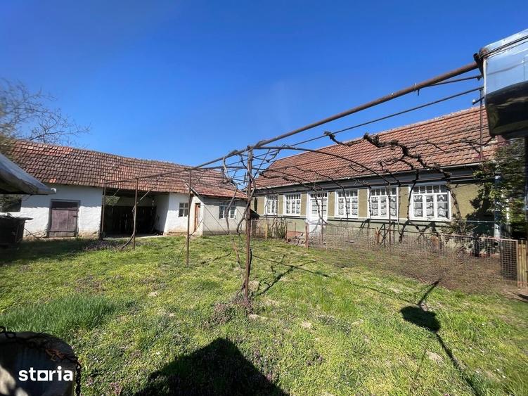 Casă cu 3 camere cu Teren 1500 Mp în Saca