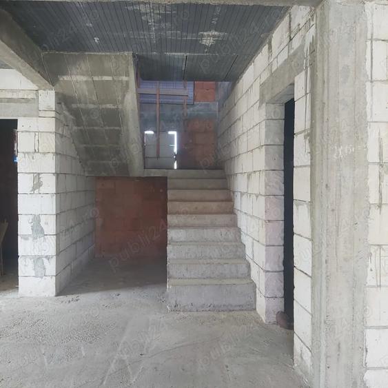 Casă cu Teren 680 Mp în Cătămărești