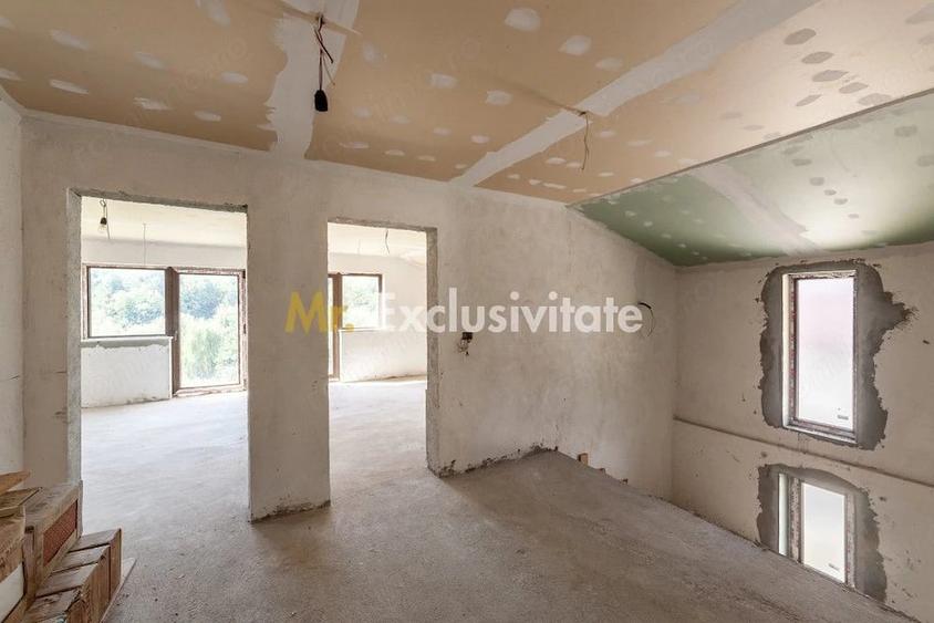 Casă cu Teren 1012 Mp în Merișani