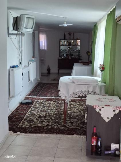 Casă cu 6 camere cu Teren 124 Mp în Exterior Vest