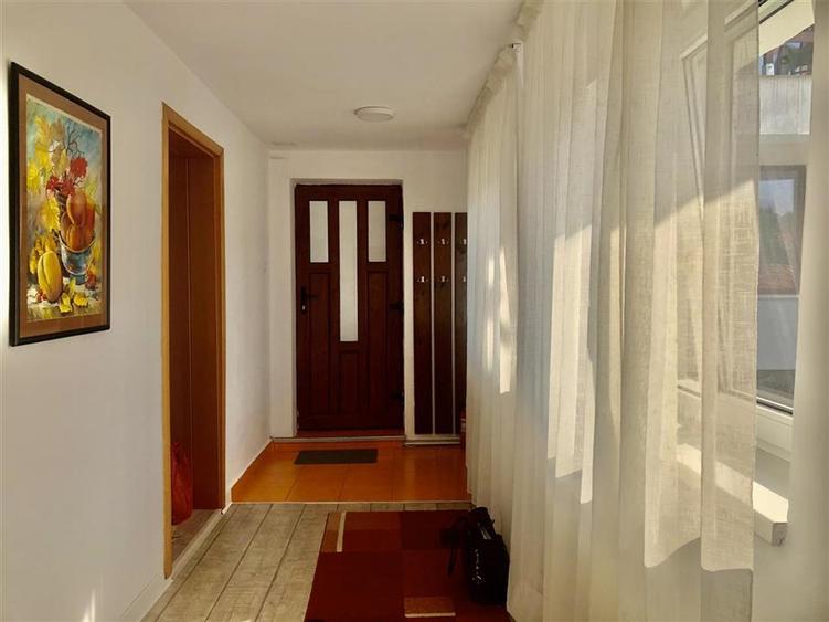 Casă individuală cu 2 camere cu Teren 100 Mp în Schei