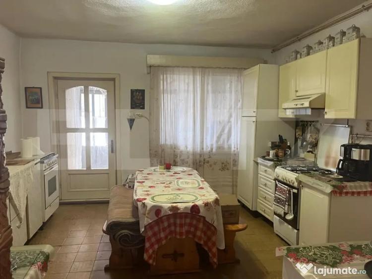 Casă cu 3 camere cu Teren 461 Mp în Central