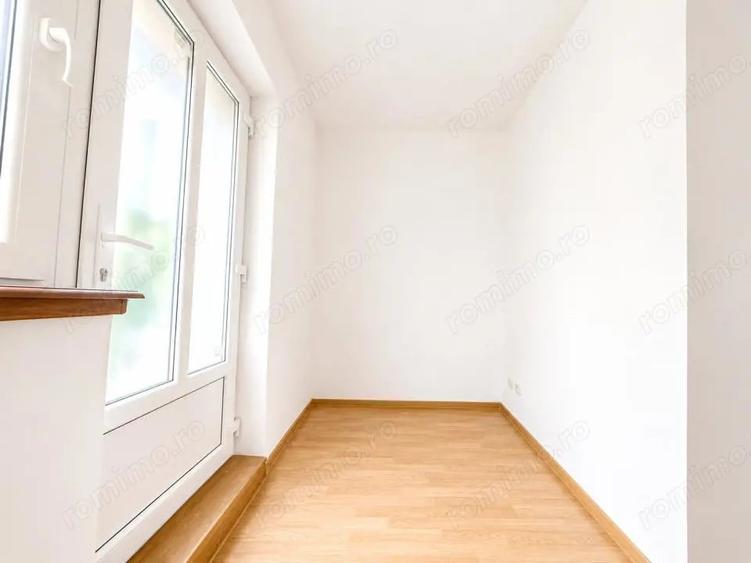 Apartament cu 3 camere semidecomandat în Mărăței