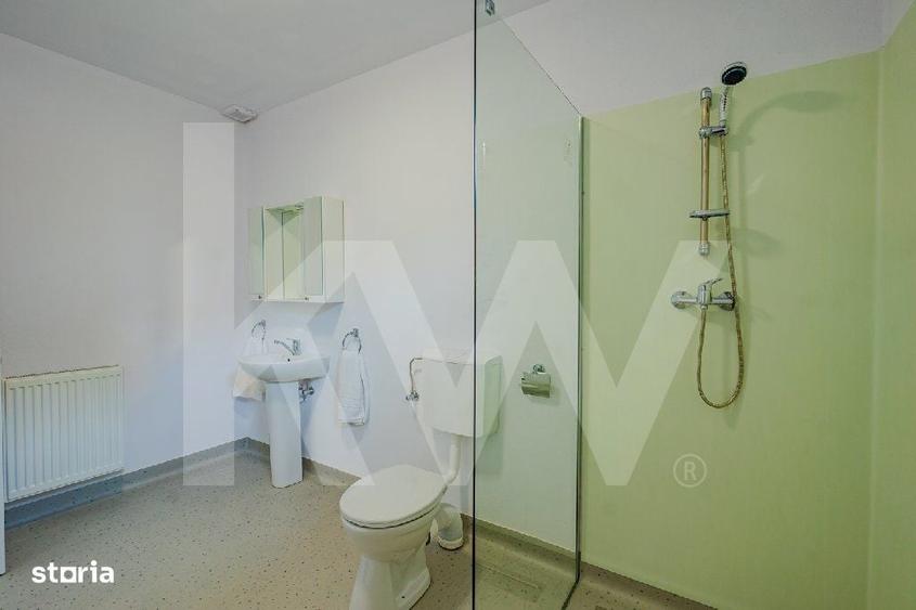 Spațiu comercial, de 790 mp, în Petrești