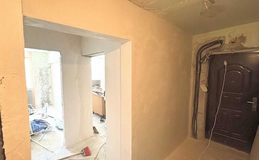 Apartament cu 3 camere decomandat în Drumul Taberei