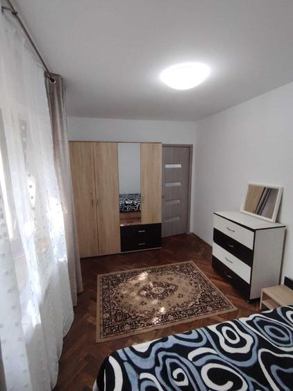 Apartament cu 3 camere decomandat în George Enescu