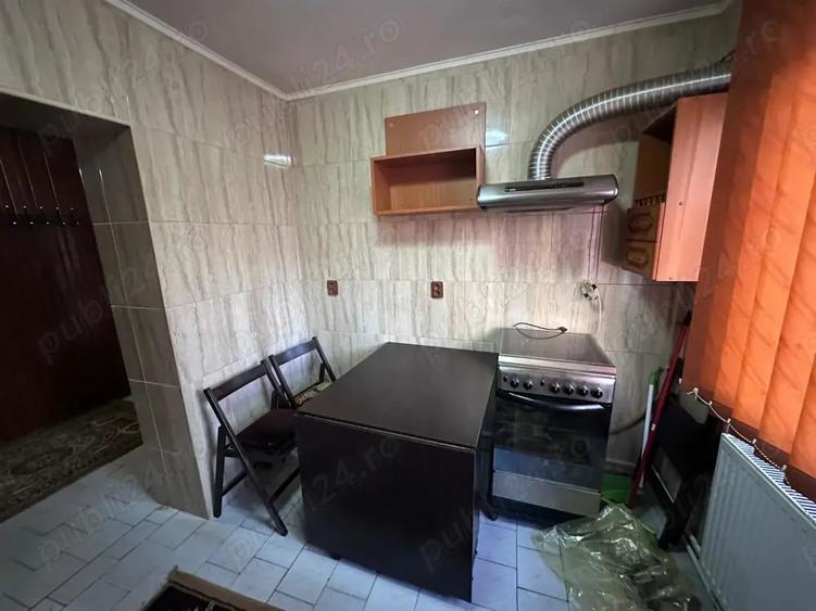 Apartament cu 2 camere semidecomandat în Pod