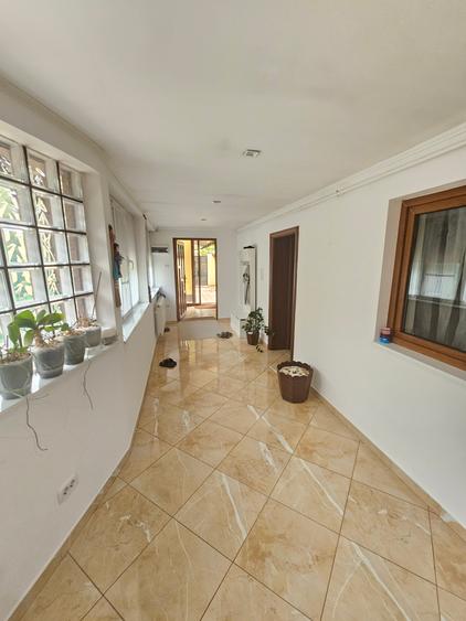 Casă cu 3 camere cu Canalizare în Chitila