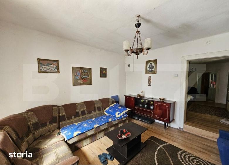Casă cu 5 camere cu Teren 1249 Mp în Săsciori