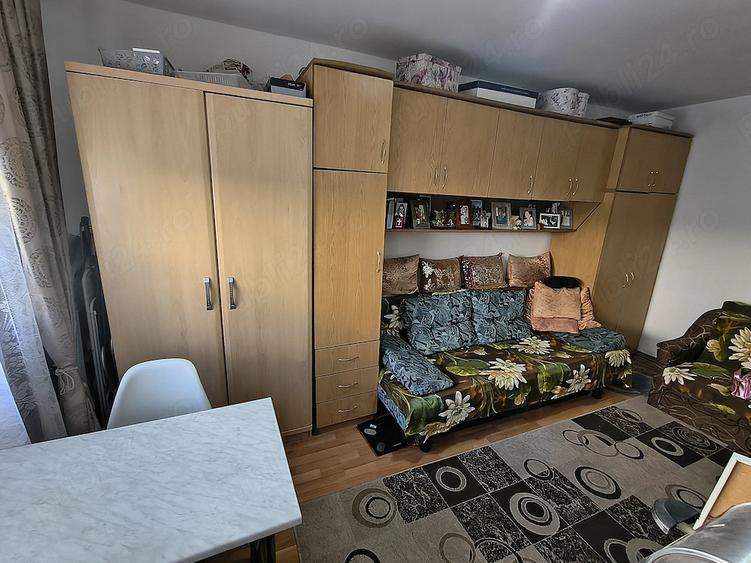 Garsonieră decomandată în Valenta