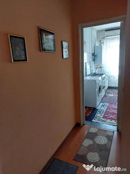 Apartament cu 2 camere semidecomandat în Sud