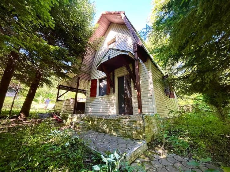 Casă individuală cu 2 camere cu Teren 450 Mp în Praid