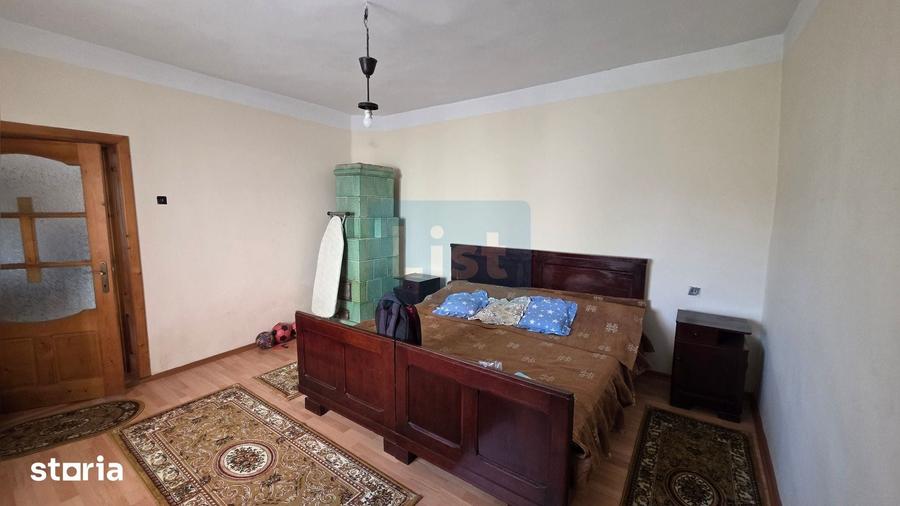 Casă cu 8 camere cu Teren 441 Mp în Central
