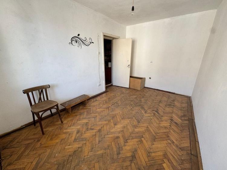 Apartament cu 2 camere nedecomandat în Câmpeni