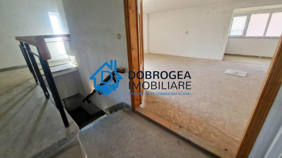 Apartament cu 8 camere decomandat în Ultracentral