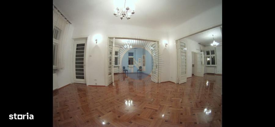 Apartament cu 4 camere în Capitale
