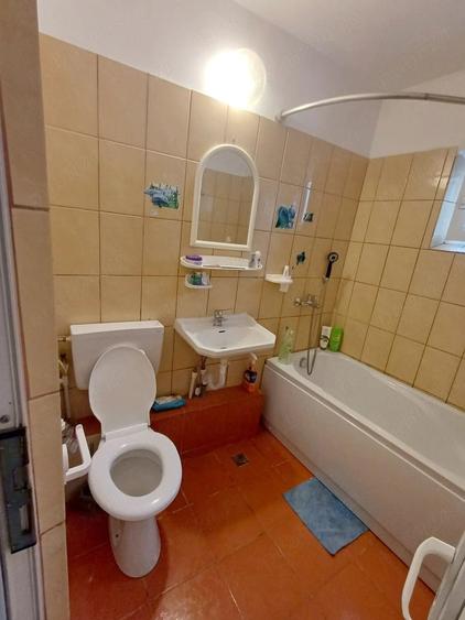 Apartament cu 2 camere semidecomandat în 13 Septembrie