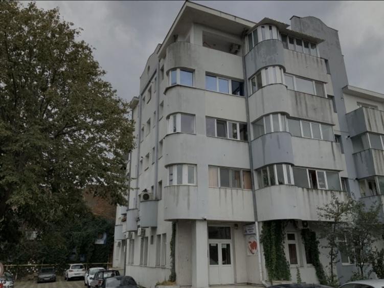 Spațiu comercial, de 745 mp, în Central