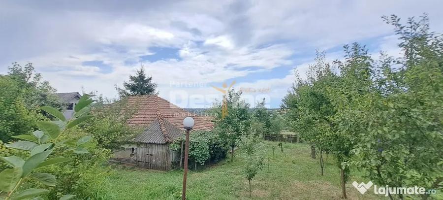 Casă cu 3 camere cu Teren 1715 Mp în Cornești