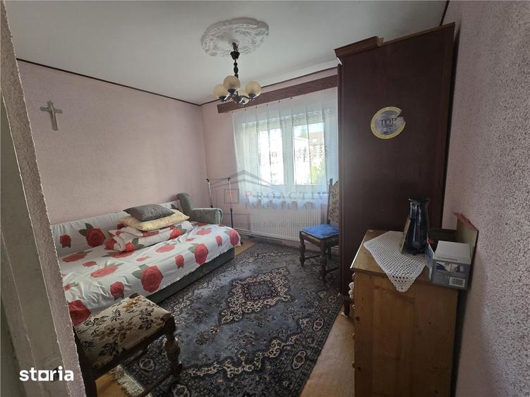 Apartament cu 2 camere semidecomandat, mobilat în Central