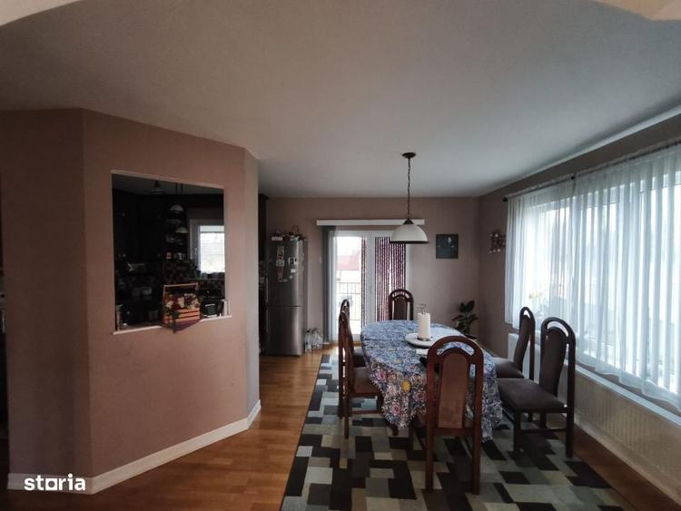 Casă cu 4 camere cu Teren 3000 Mp în Central