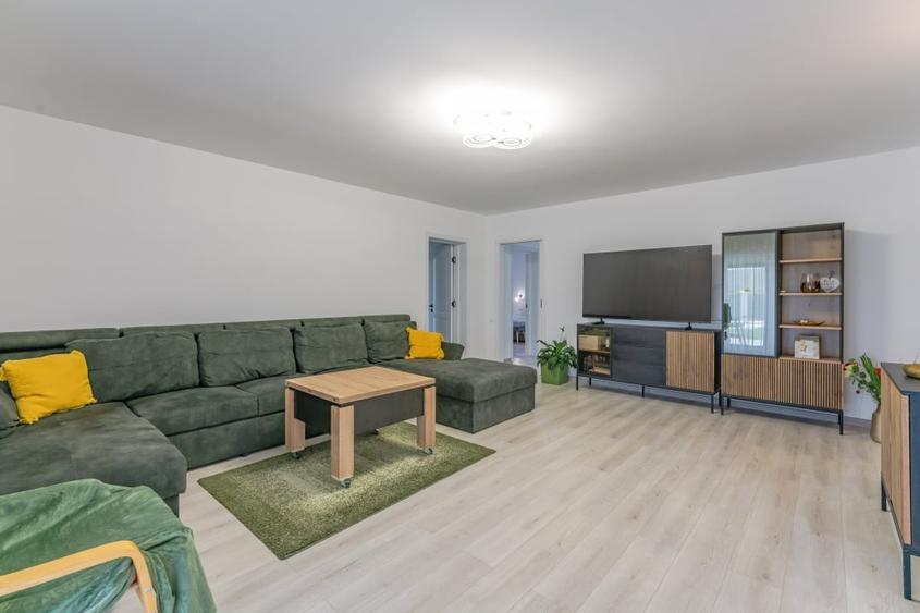 Casă individuală cu 5 camere cu Teren 652 Mp în Hărman