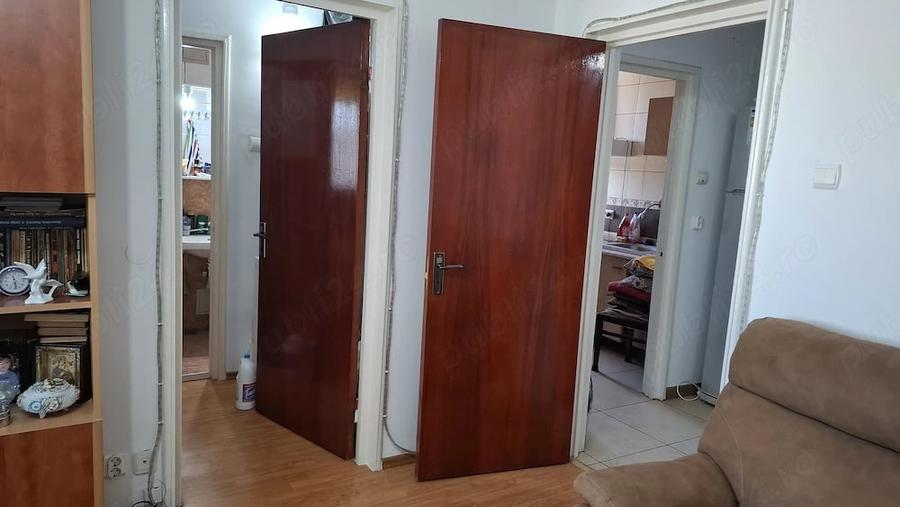 Apartament cu 2 camere decomandat în Drumul Taberei