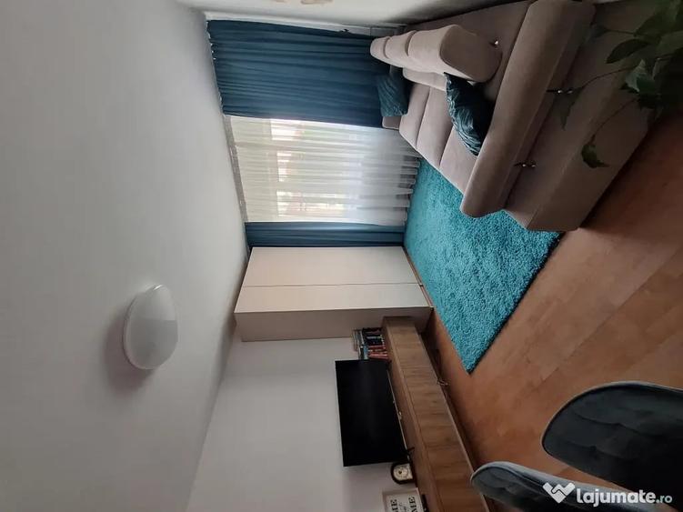 Apartament cu 3 camere decomandat în Rogerius