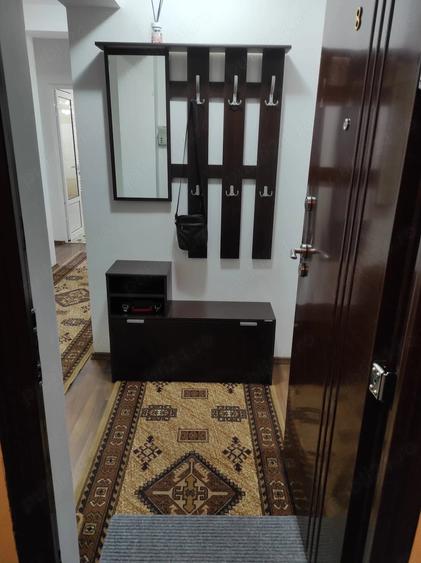 Apartament cu 3 camere decomandat în Exterior Vest
