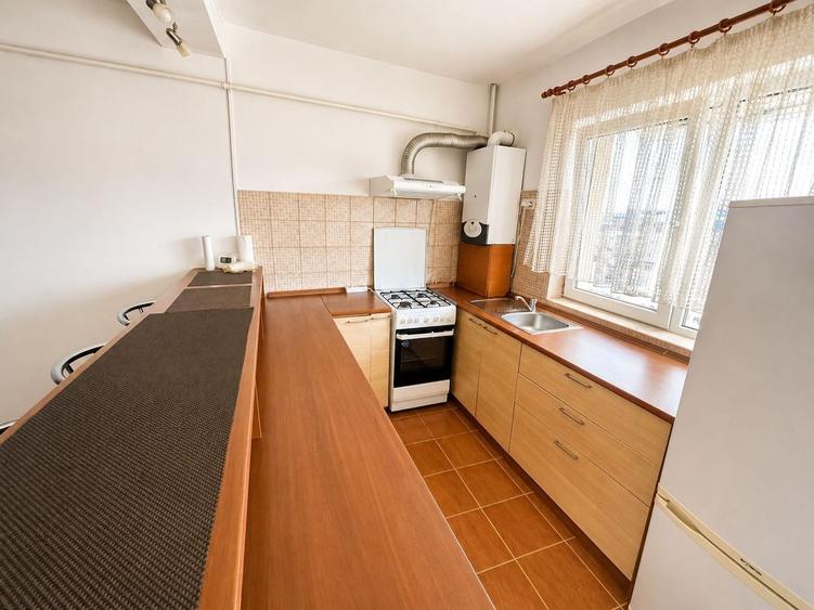Apartament cu 4 camere decomandat, mobilat în Bună Ziua