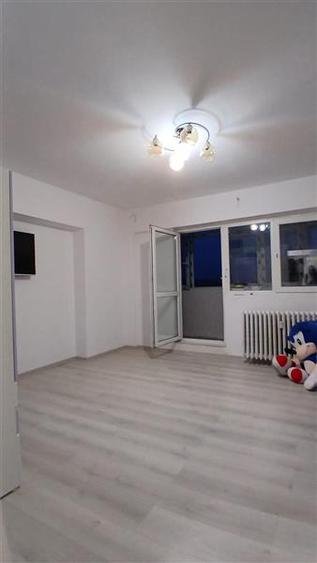 Apartament cu 3 camere decomandat, mobilat în Basarabia