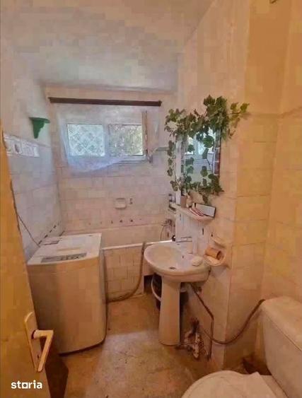 De vanzare apartament cu 3 camere ?i balcon, etajul 2, Pret : 64500e - 4