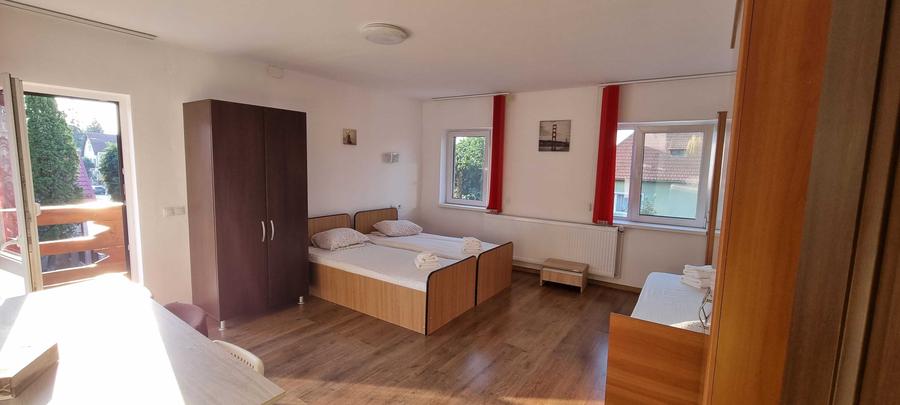 Apartament cu 4 camere decomandat în Aurel Vlaicu