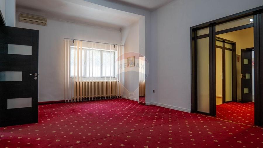 Casă individuală cu 4 camere cu Teren 467 Mp în Vatra Luminoasă