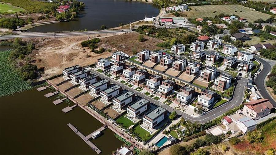 Casă individuală cu 4 camere cu Piscina în Snagov