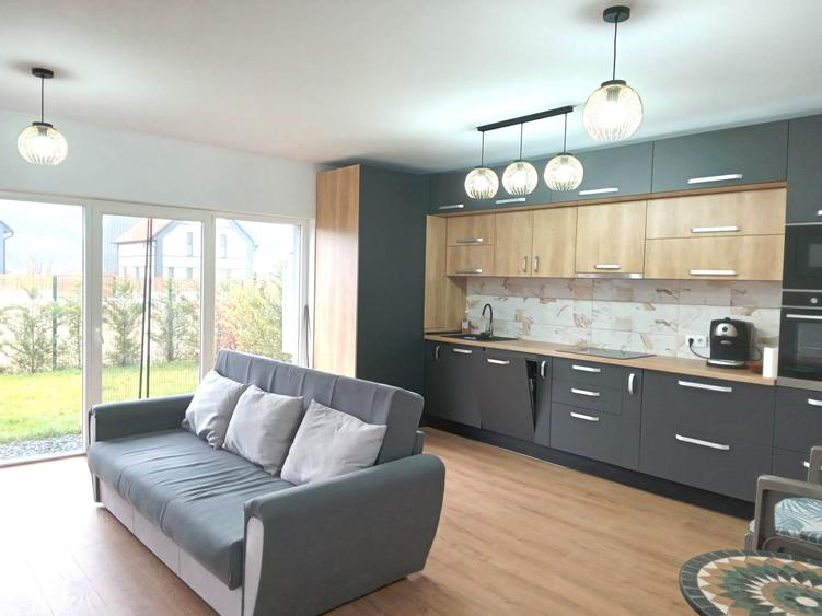 Casă individuală cu 3 camere cu Teren 165 Mp în Periferie
