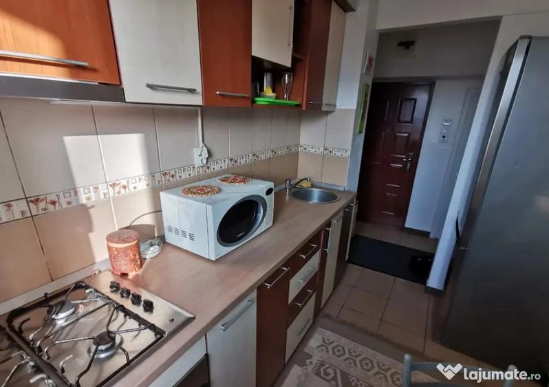 Apartament cu 2 camere semidecomandat în Astra
