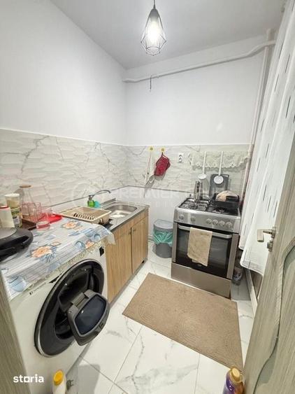 Apartament cu 3 camere nedecomandat în Tătărași