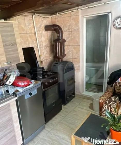 Casă cu 3 camere cu Teren 3000 Mp în Central