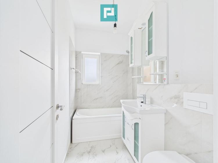 Apartament cu 3 camere semidecomandat în Torontalului