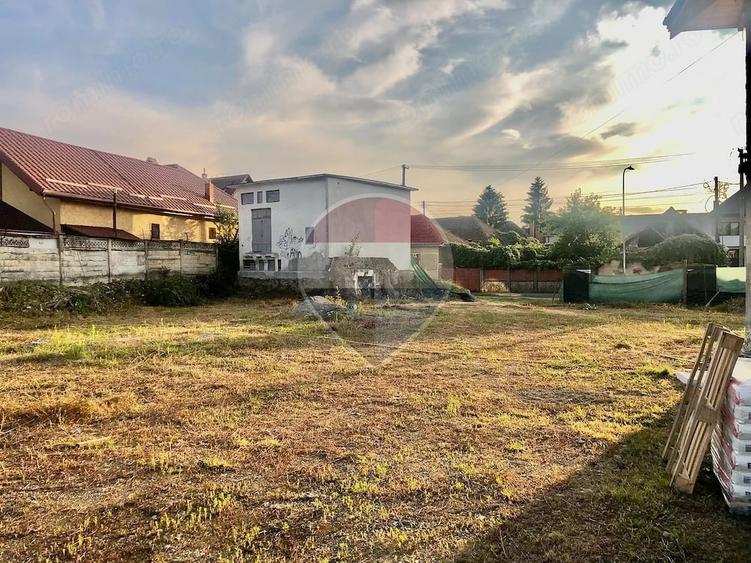 Teren de 1300 mp, în Central