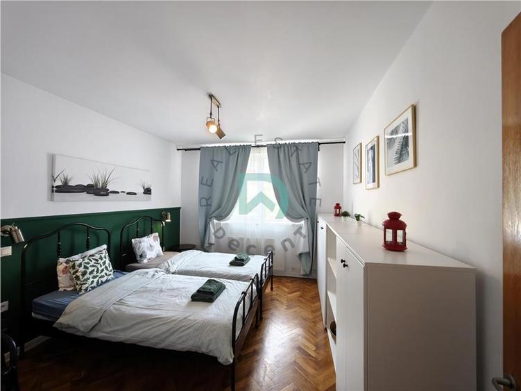Apartament cu 4 camere decomandat în Centrul Istoric