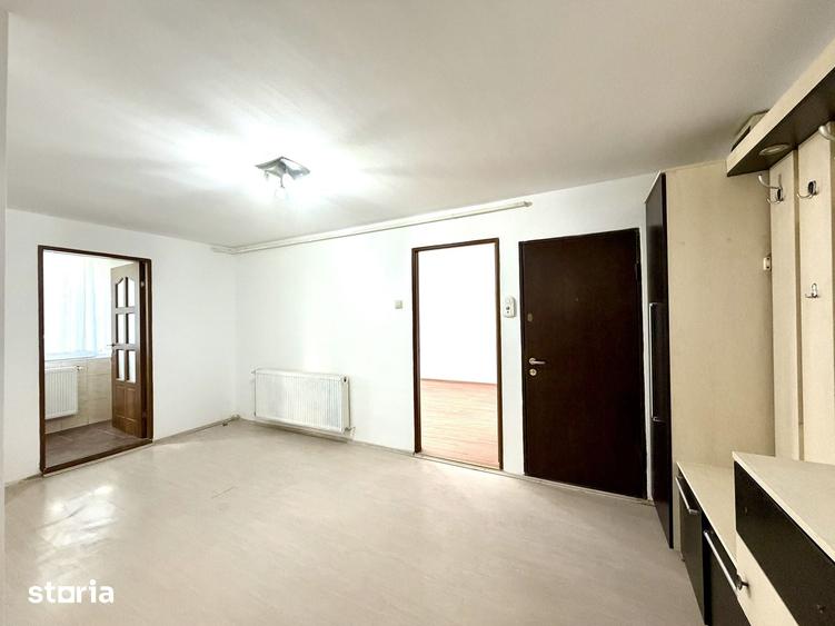 Apartament 3 camere 70 mp etaj 1 cu doua balcoane bloc izolat Bradet - 6