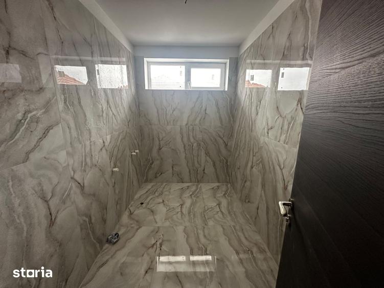 Casă cu 5 camere cu Teren 250 Mp în Central
