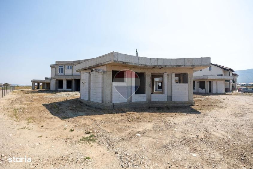 Spațiu comercial, de 2,439 mp, în Central