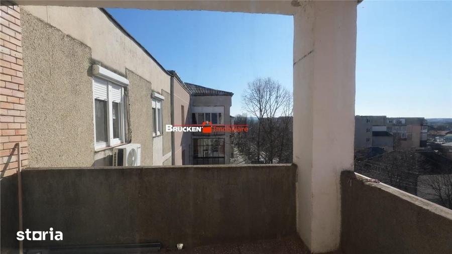 Apartament cu 3 camere decomandat în Marghita