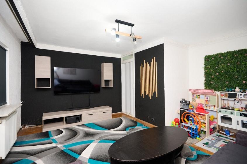 Apartament cu 3 camere decomandat în Găvana