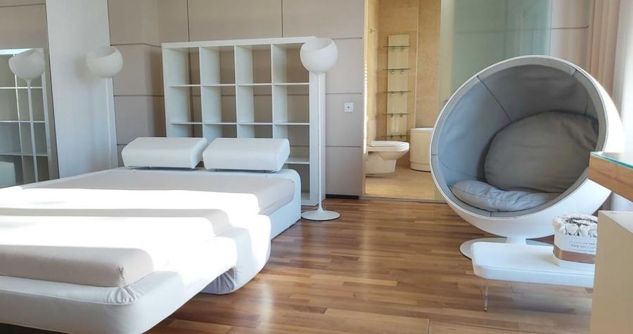Apartament cu 3 camere semidecomandat, mobilat în Plopilor