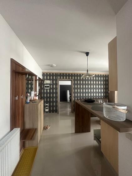 Apartament cu 3 camere semidecomandat, mobilat în Braytim