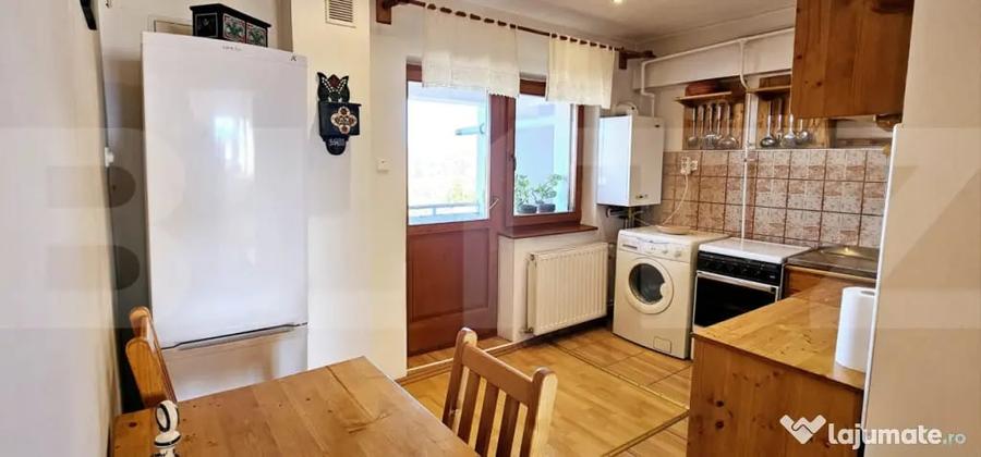 Apartament cu 3 camere semidecomandat în Central